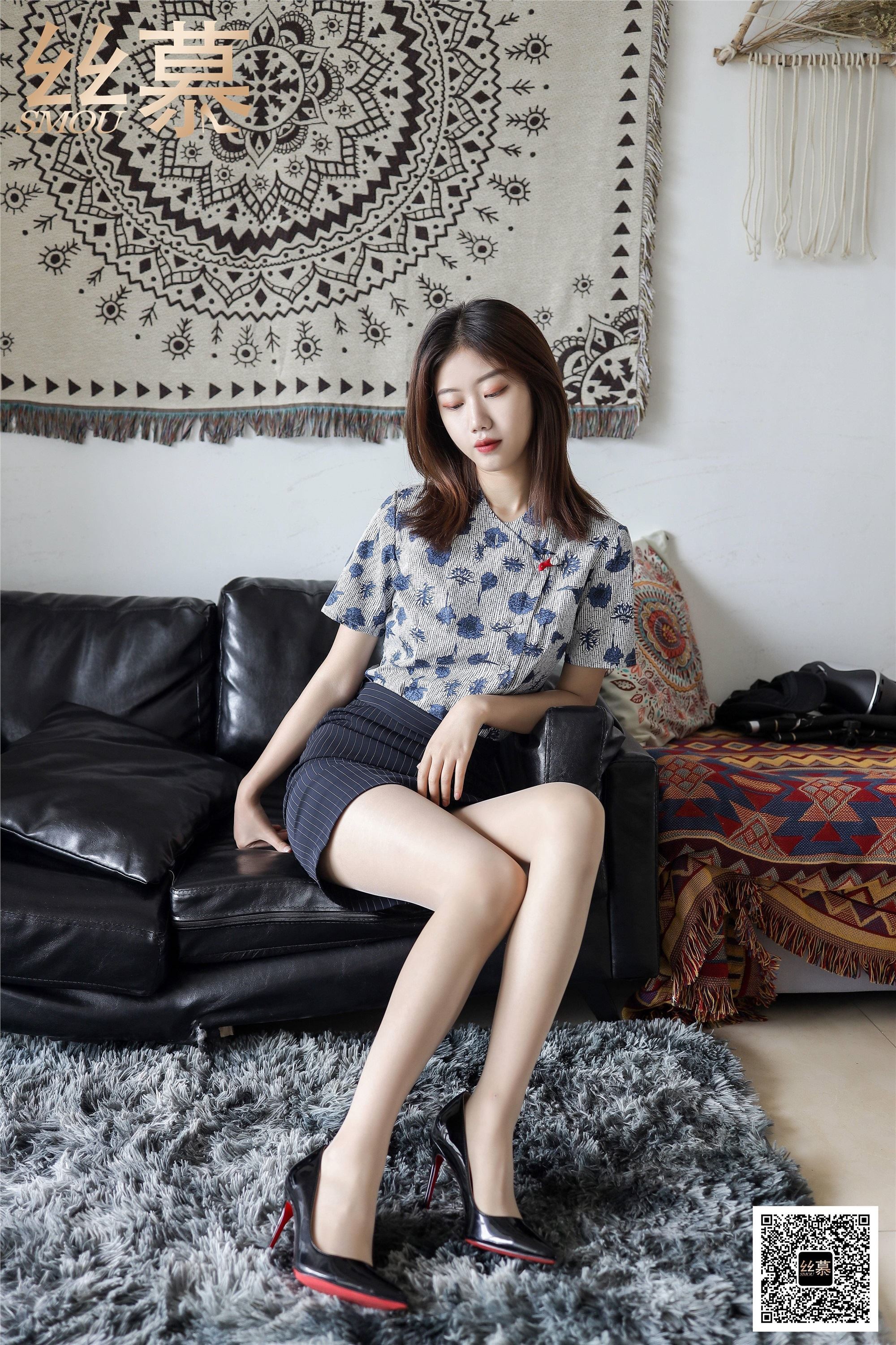 丝慕写真 SM415 天天一元 模特：米朵《空姐的超薄款制服袜》